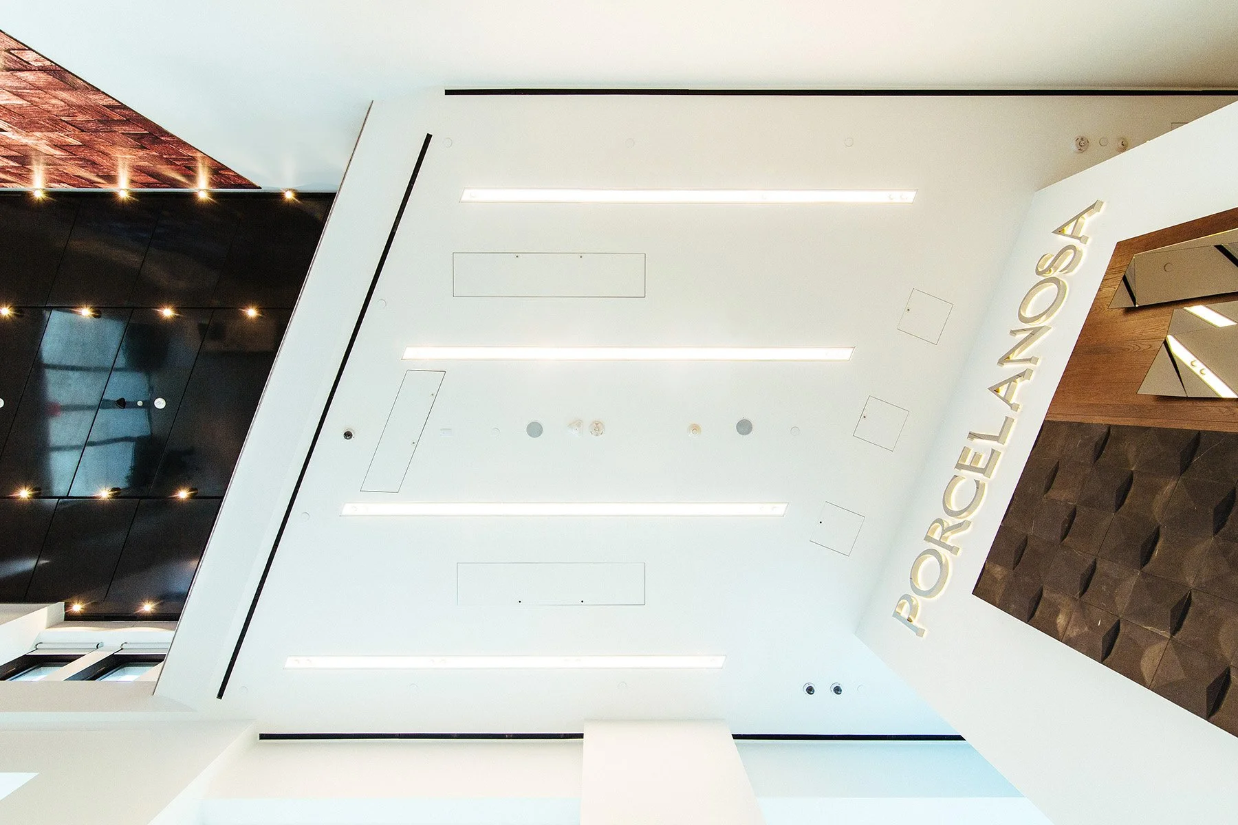 Int.  Porcelanosa NYC Flagship