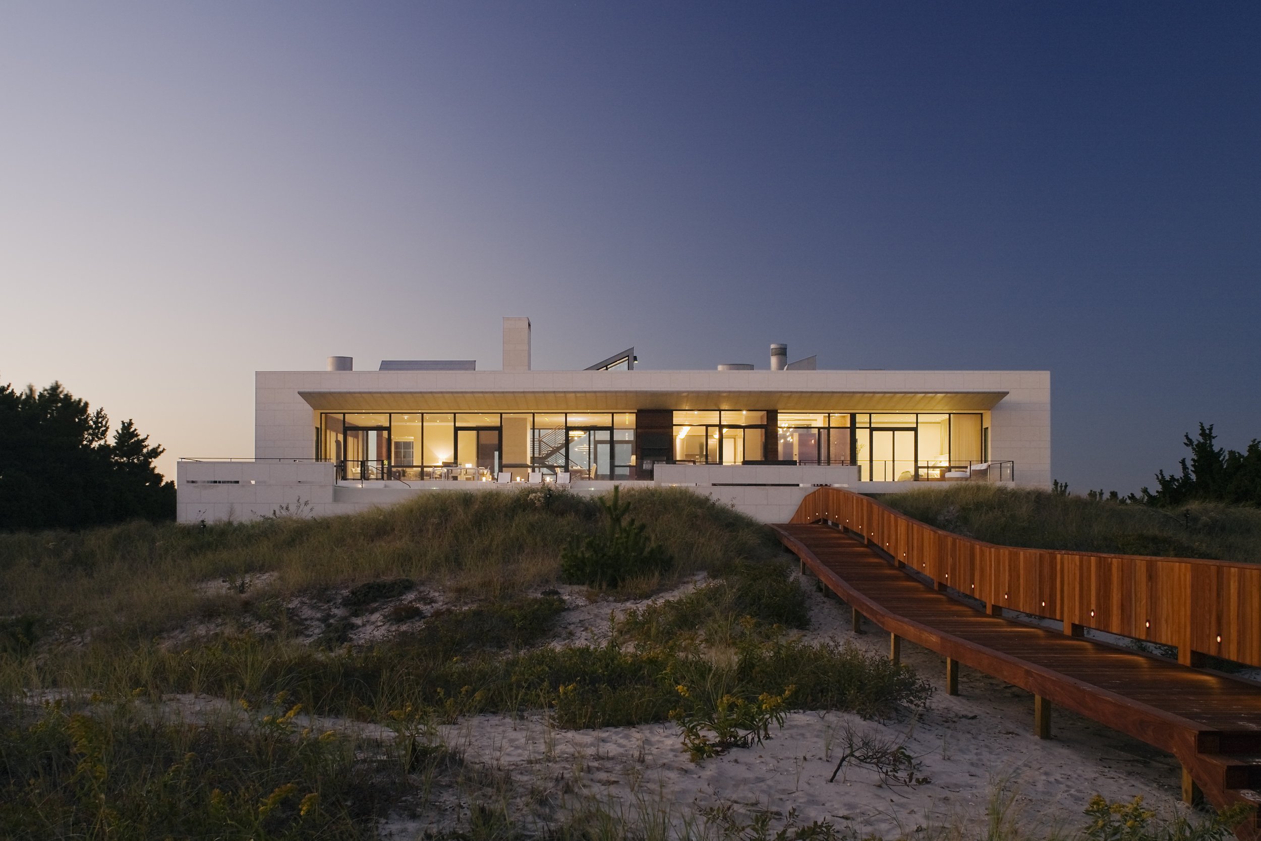 Ext. Beachfront Residence