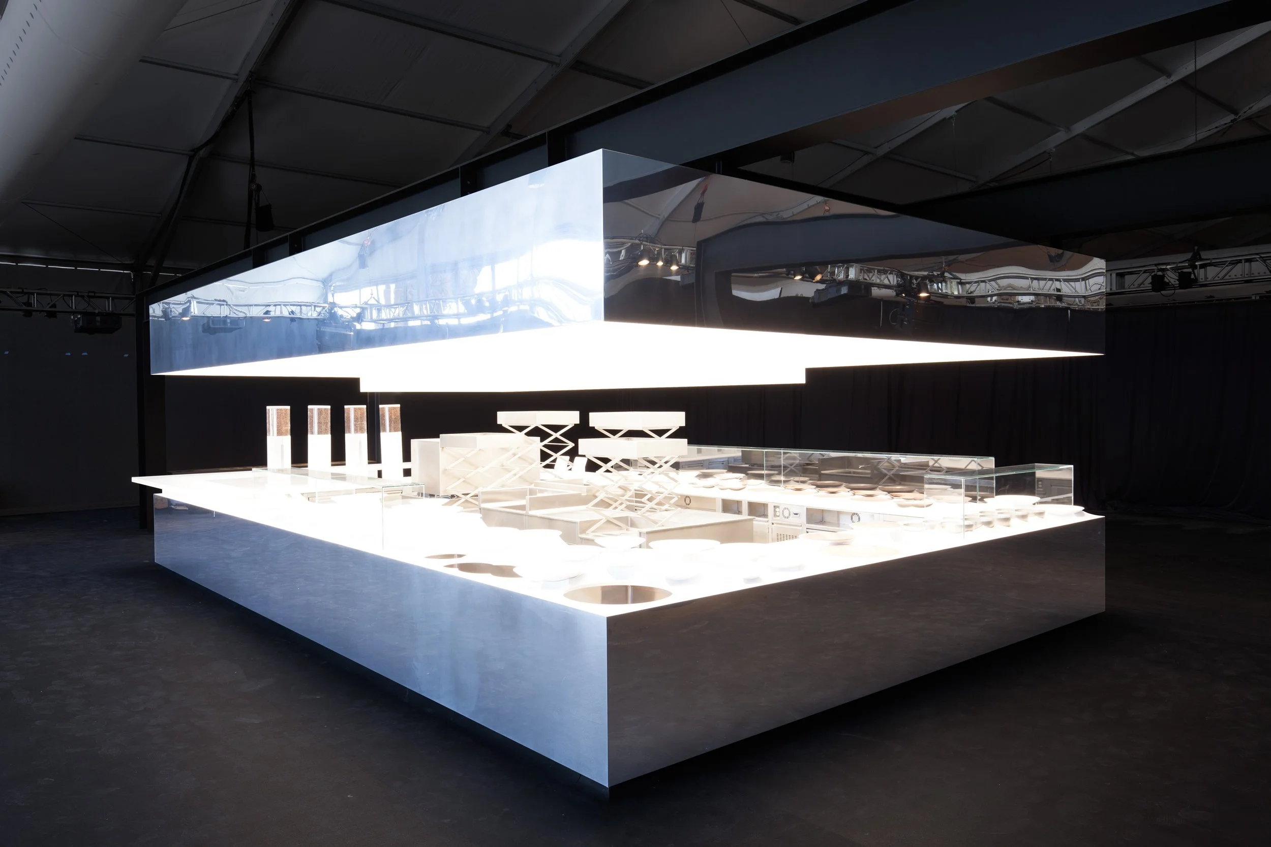 Int. Food Prep and Service Counter