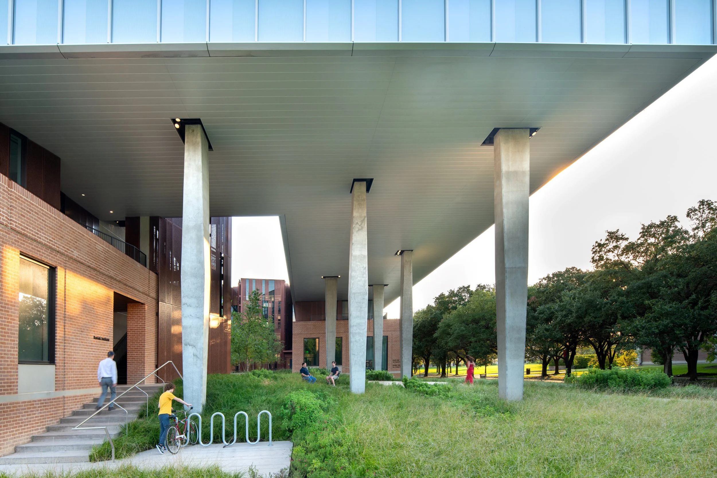 Ext. Courtyard
