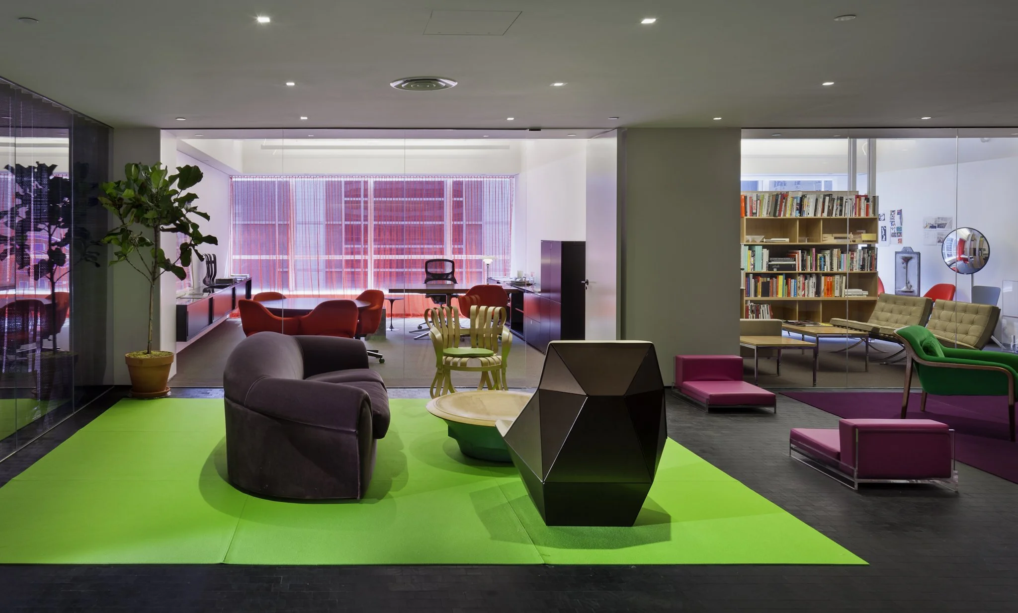 Int. Executive Lounge