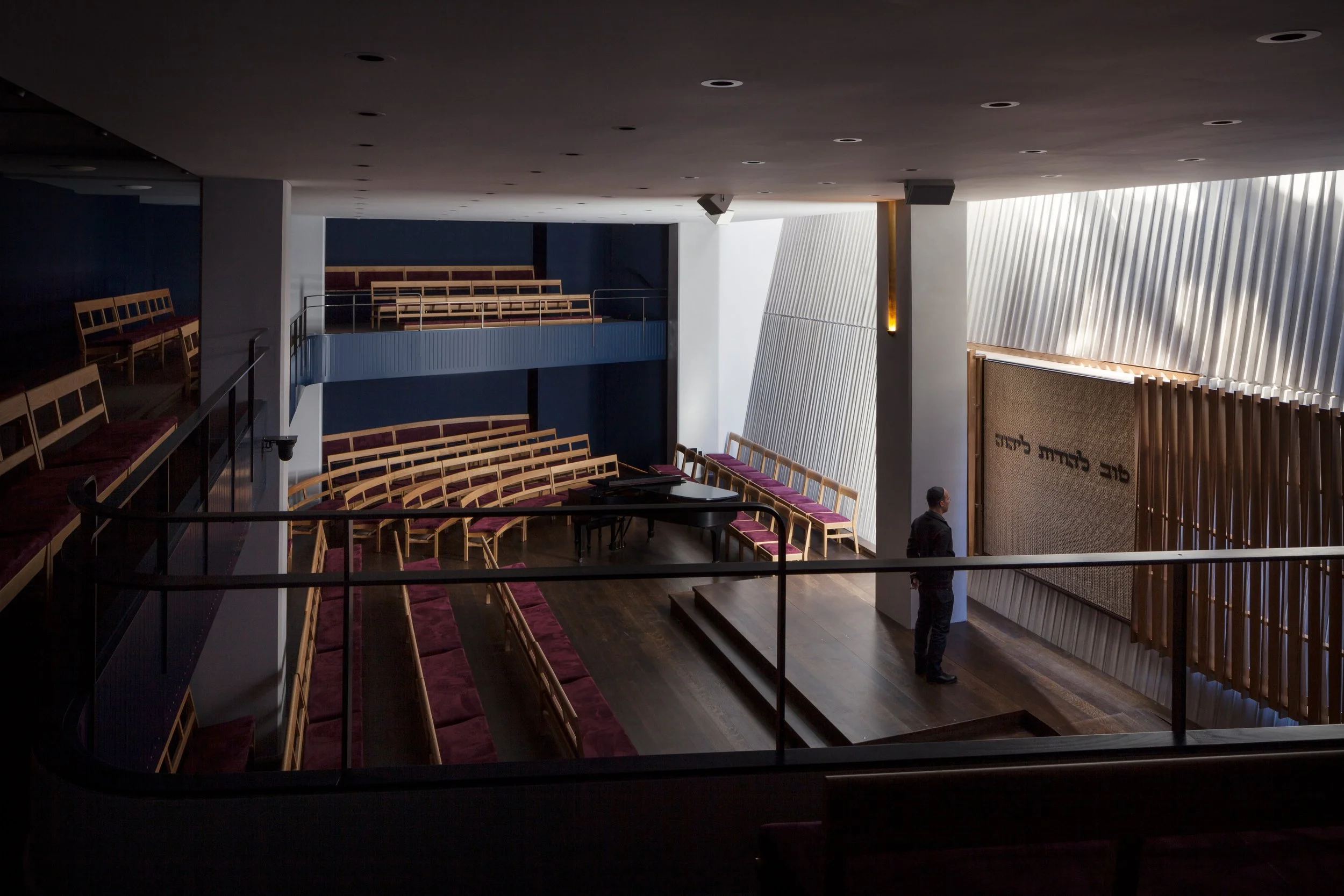 Int. Low Light Sanctuary