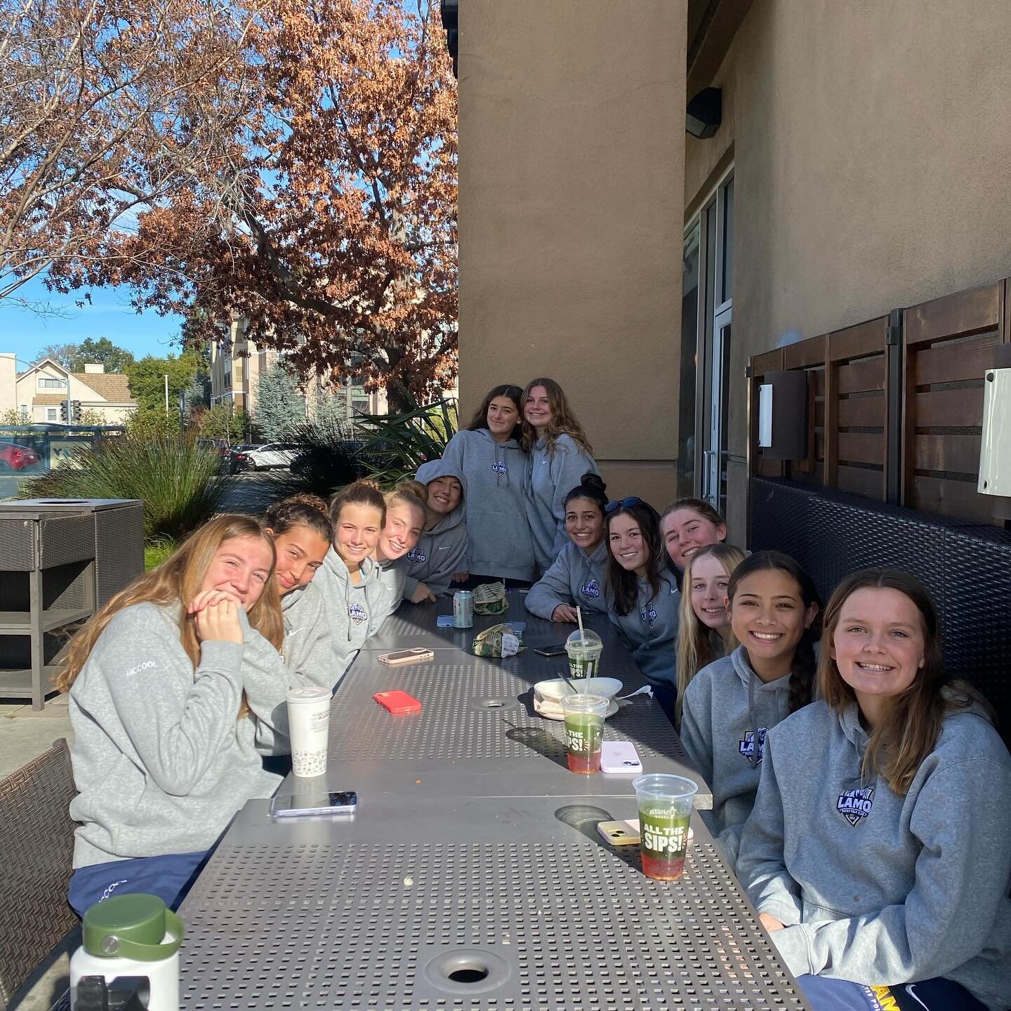 16U A Girls getting ready for game 1 (Win over West Valley) and a nice team lunch. Game 2 at 3pm #CalCup