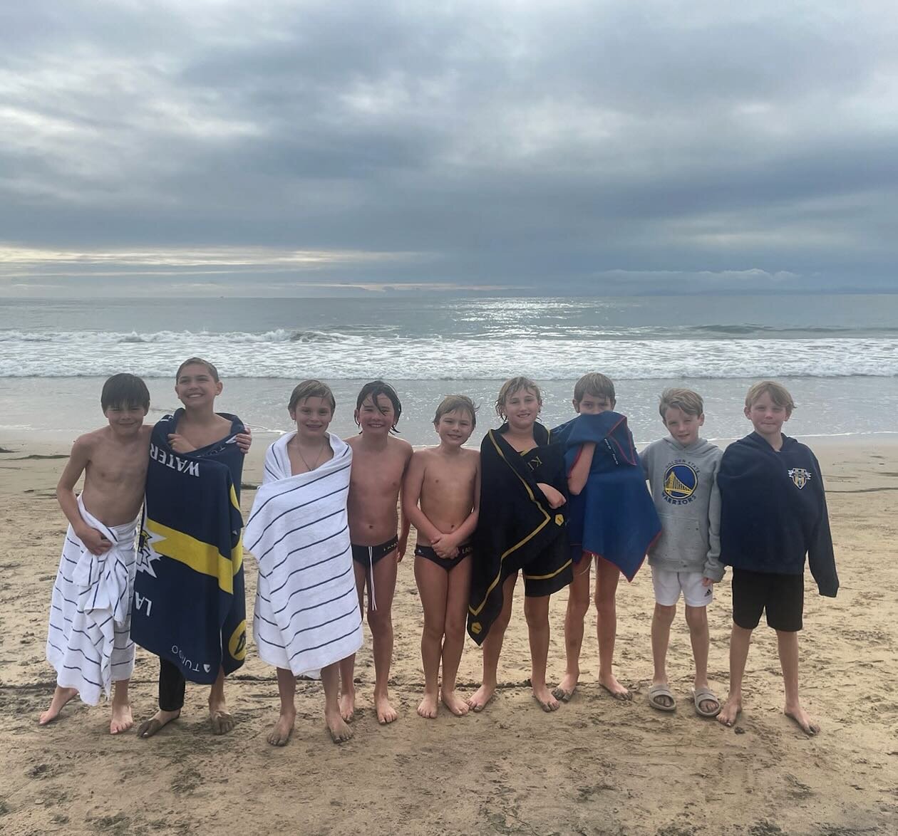 10U Blue team enjoying some team time at the beach following day 1 of games at Kap7. Good luck team!