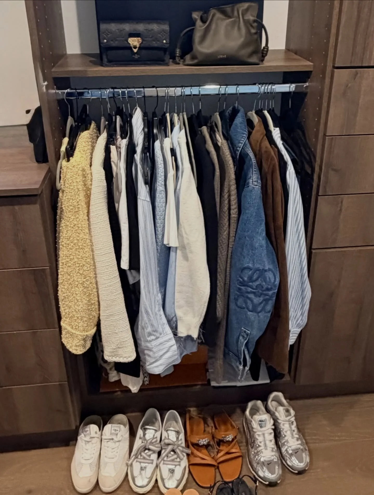 There&rsquo;s something people don&rsquo;t always realize about getting styled for a trip&hellip;

It&rsquo;s not just about the outfits ~ it&rsquo;s about the time you get back.

Yesterday, I styled a client for her upcoming European trip, and what 