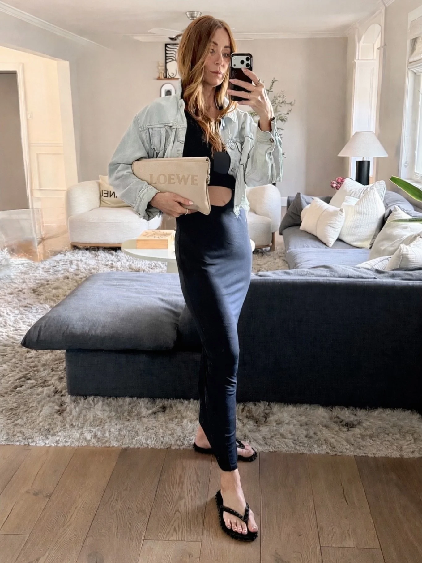 Arizona summer heat is no joke&hellip; but your outfits don&rsquo;t have to suffer because of it.

At MethodStyle, I always tell clients ~ when it&rsquo;s this hot, the goal is ease + intention.

Think:
&bull; One-piece outfits that do the work for y