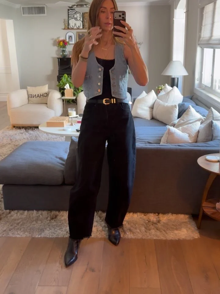Barrel jeans are officially the denim silhouette of the summer and honestly&hellip; we get the hype. ✨

The relaxed shape gives that effortless &ldquo;cool girl&rdquo; feel while still looking elevated and styled. What makes them so wearable is how v