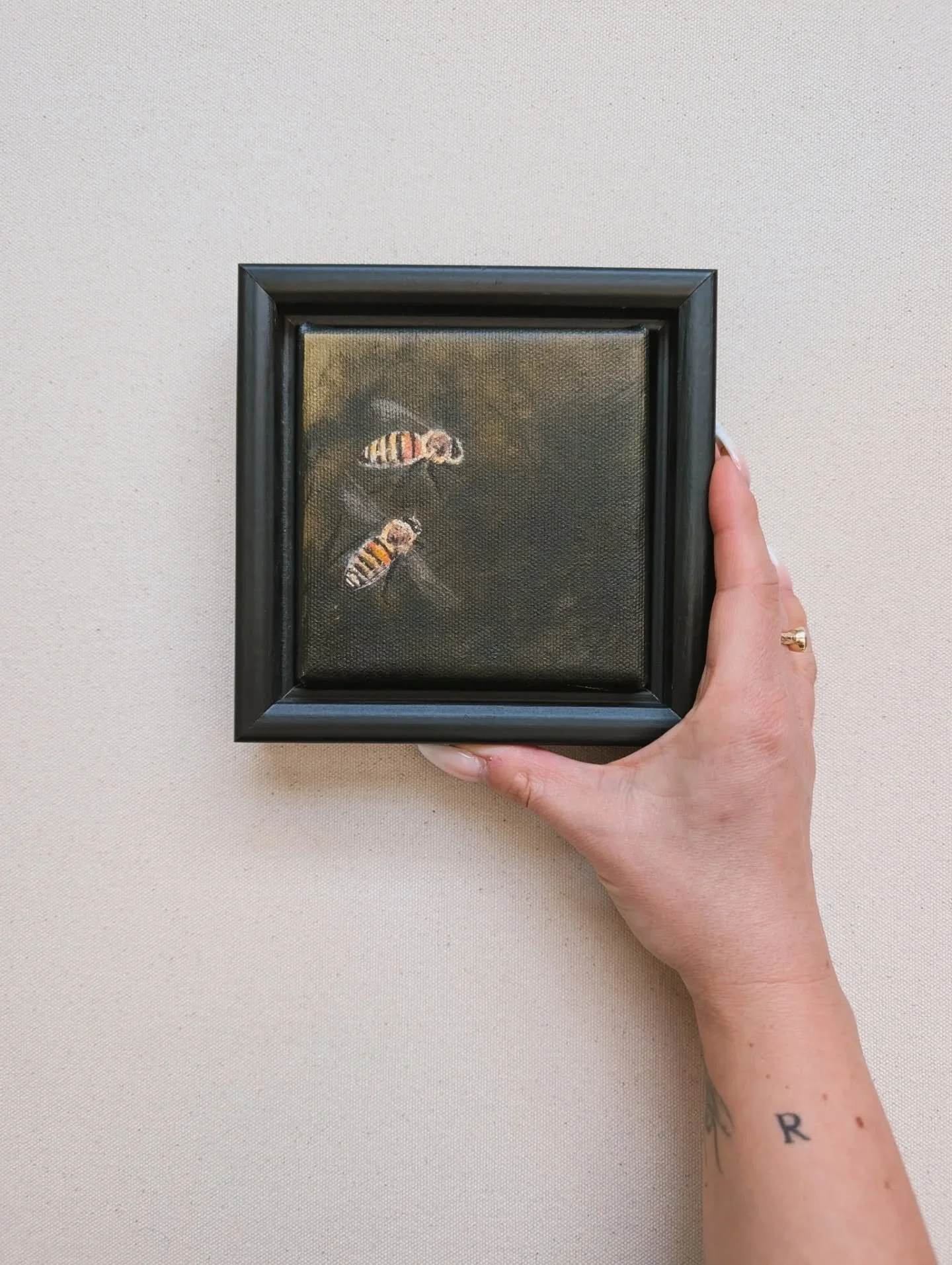 The honey bee is a magnificent and exceptionally interesting creature.
Pollinators are so important. Let's help them out this spring,  shall we?
.
I wanted to show you the size of these little oils.
Small but mighty, just like their subject. 🐝