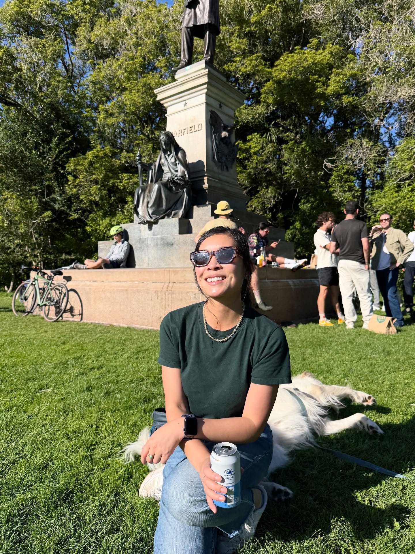 @j.k0ng looking fab in the Champagne All Day favorite! 

+ Archie and Pepper going cray in GGP

#everydayjewelry #champagne #dogsoﬁnstagram #pupsofinsta #englishcreamgoldenretriever #ggp #sf
