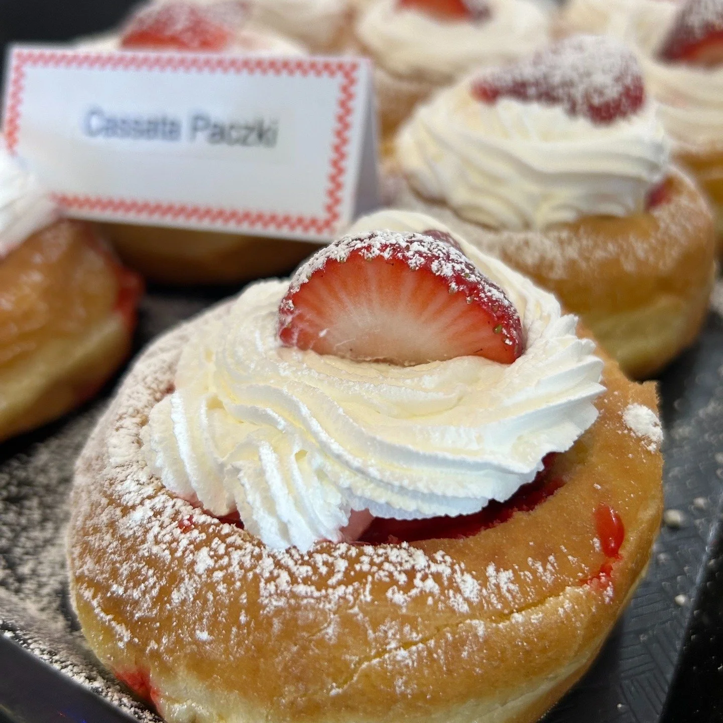 🚨🍩 PĄCZKI SEASON IS OFFICIALLY HERE! 🍩🚨

Our famous pączki are ON SALE NOW, and Fat Tuesday (Feb. 17) will be here before you know it! 🎉

These favorites go FAST, so we highly recommend pre-ordering early to guarantee the flavors you love most.
