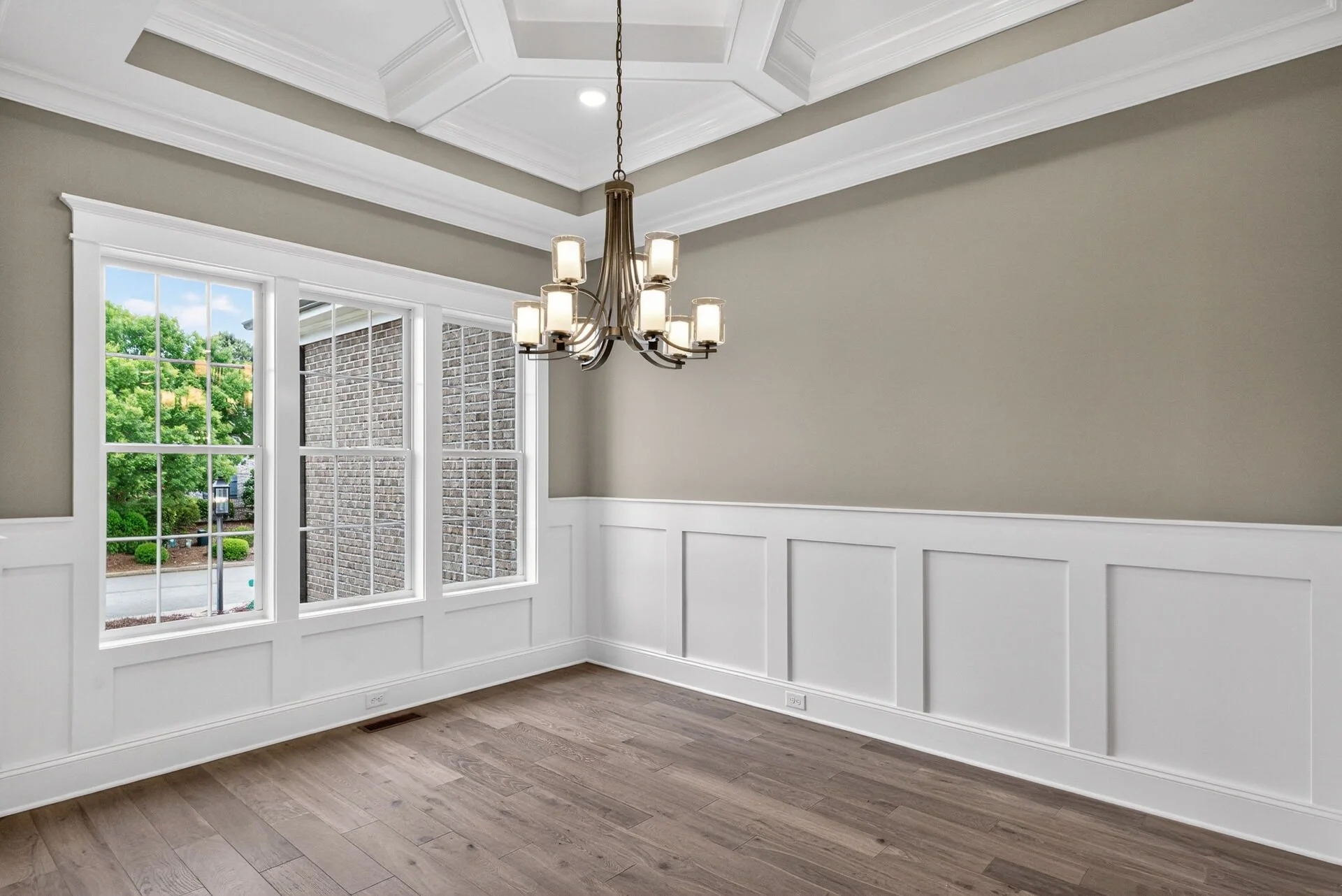 006-1920x1080-dining-room.jpg