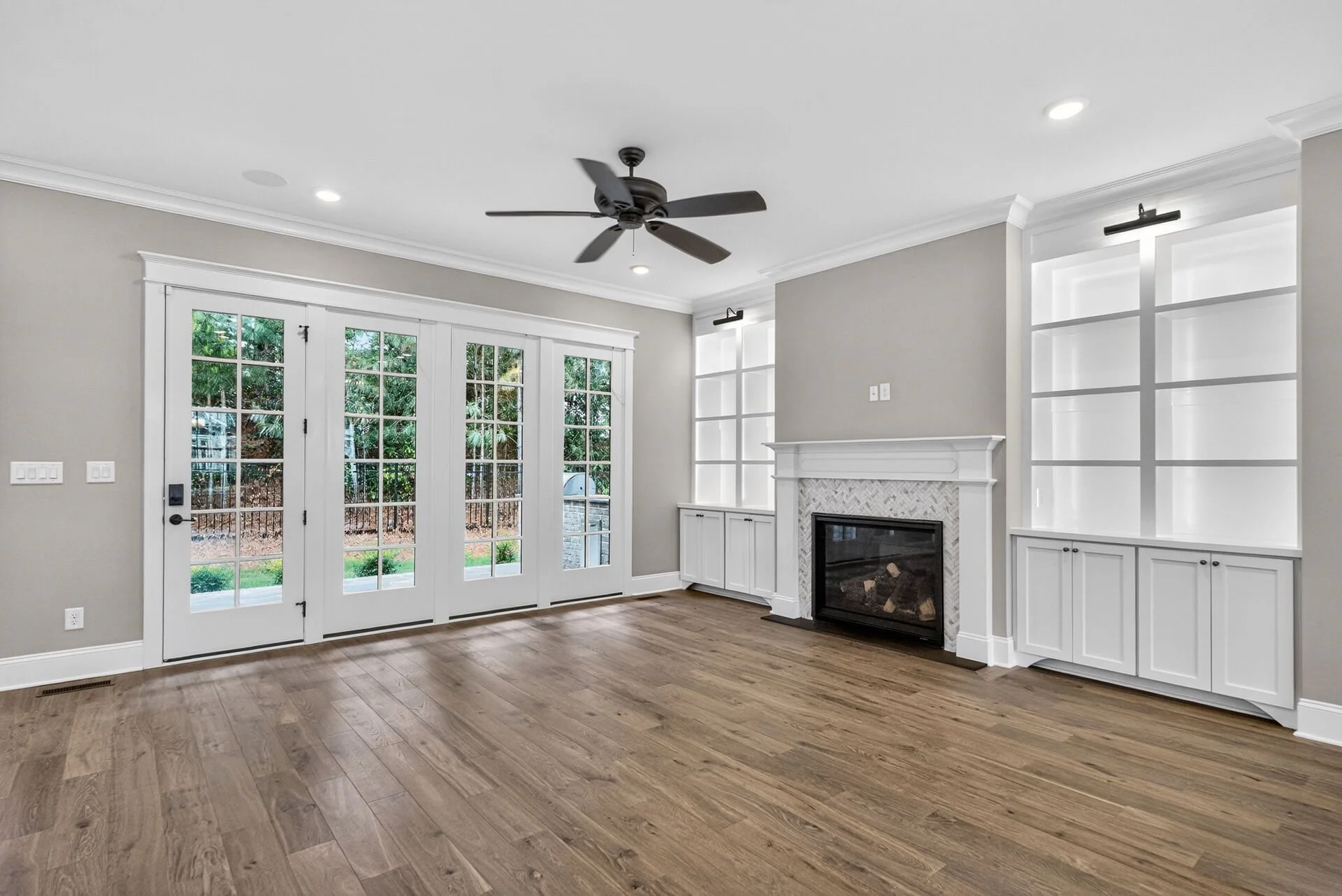 008-1920x1080-family-room.jpg