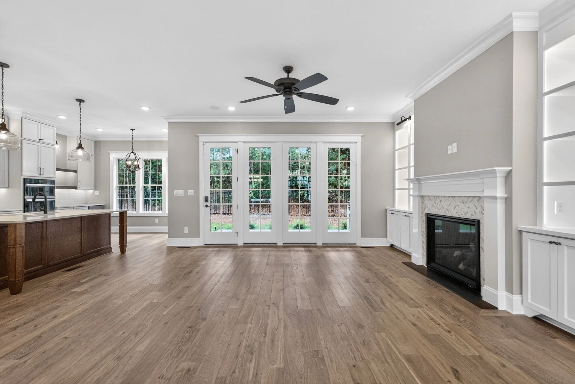011-1920x1080-family-room.jpg