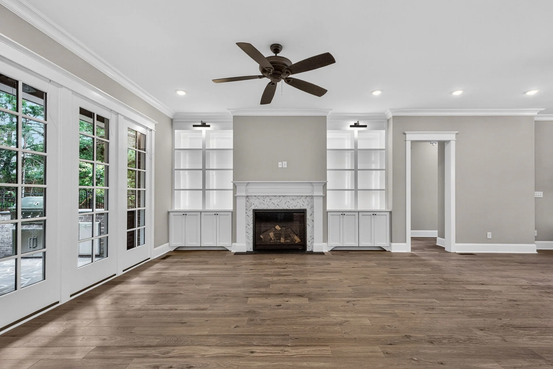 012-1920x1080-family-room.jpg