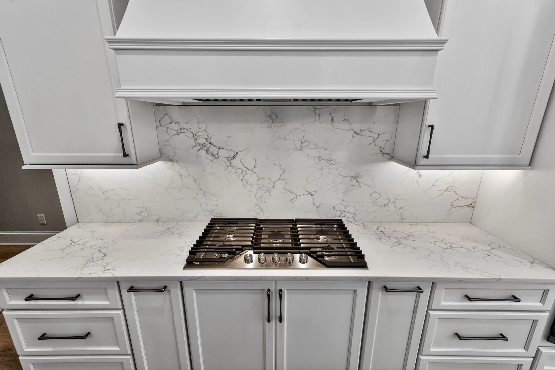 018-1920x1080-kitchen-range.jpg
