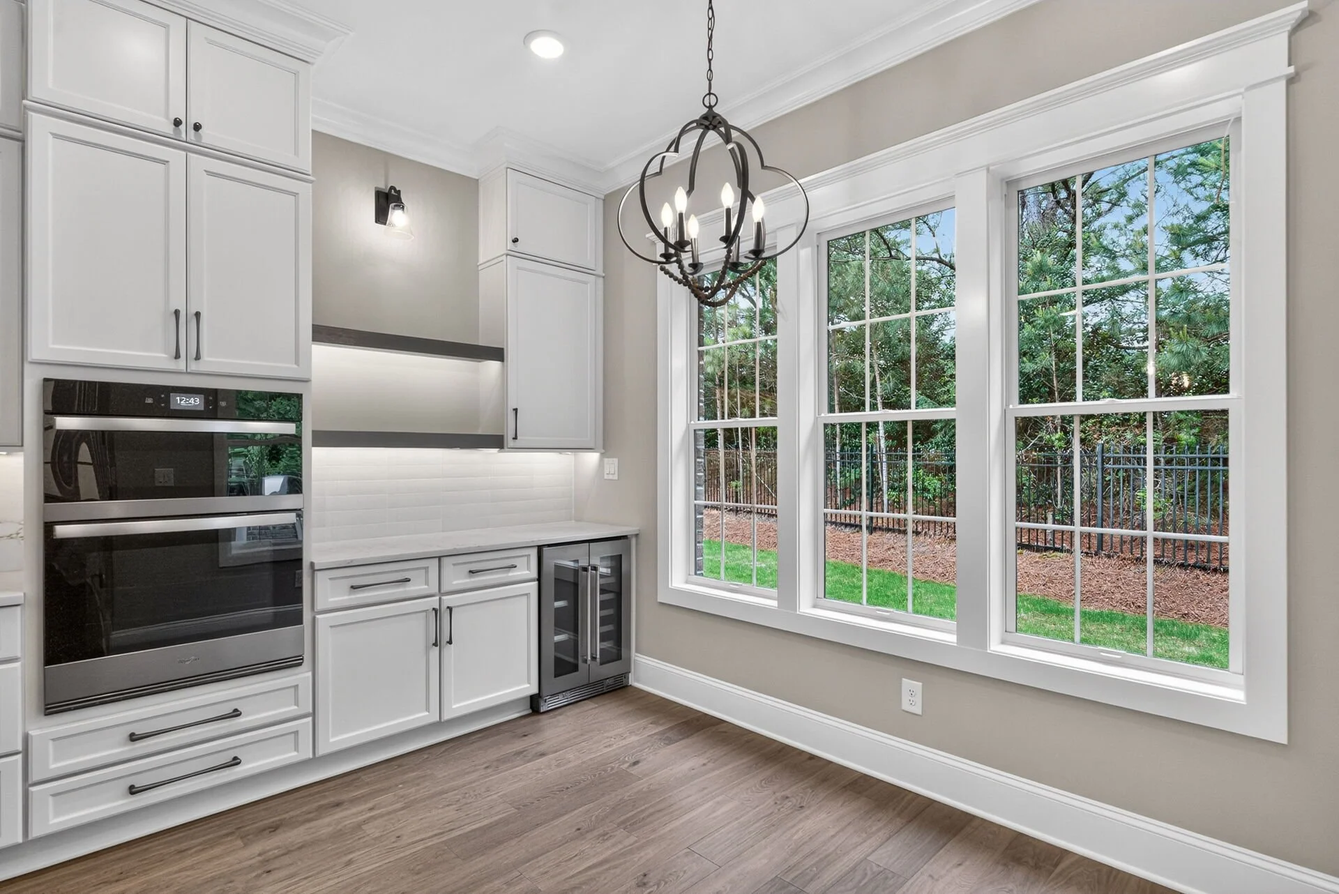 025-1920x1080-breakfast-area.jpg