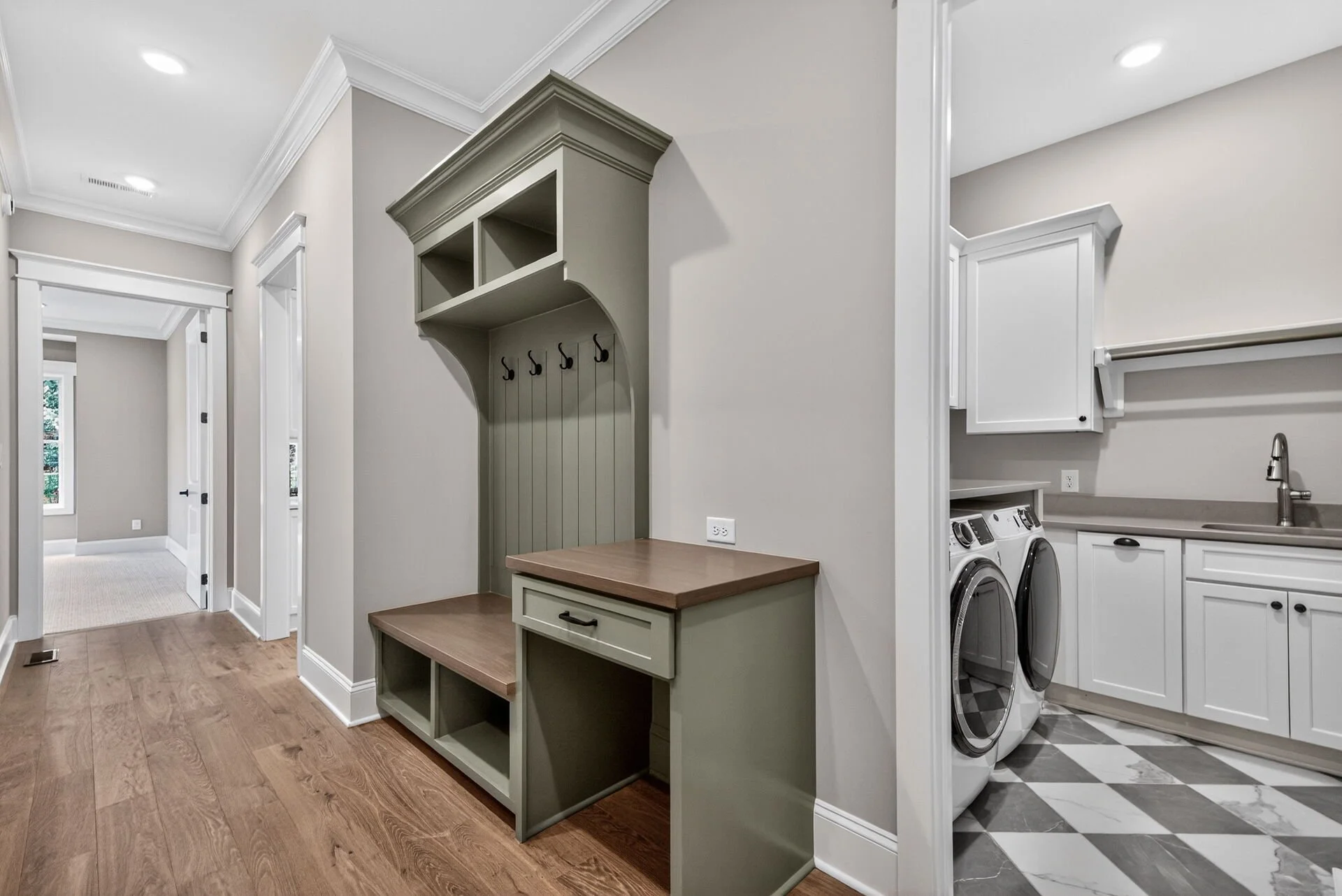032-1920x1080-drop-zone-laundry.jpg