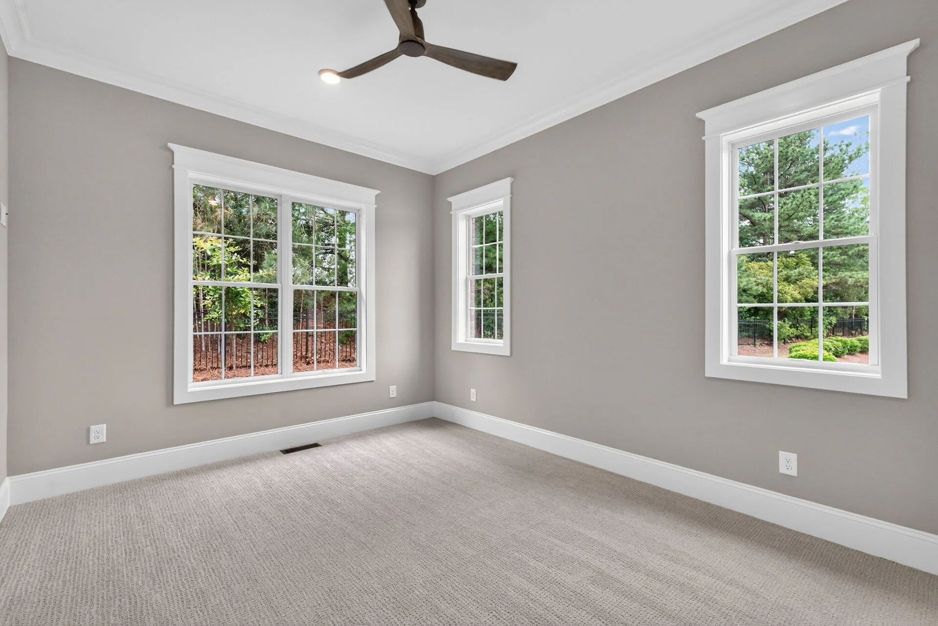 035-1920x1080-bedroom.jpg
