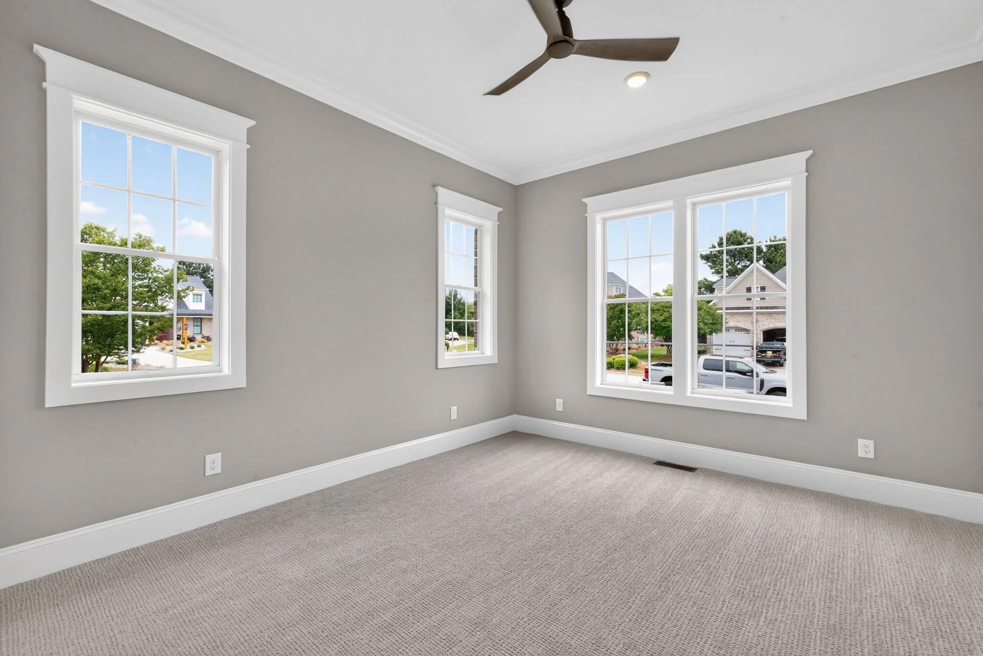 038-1920x1080-bedroom.jpg