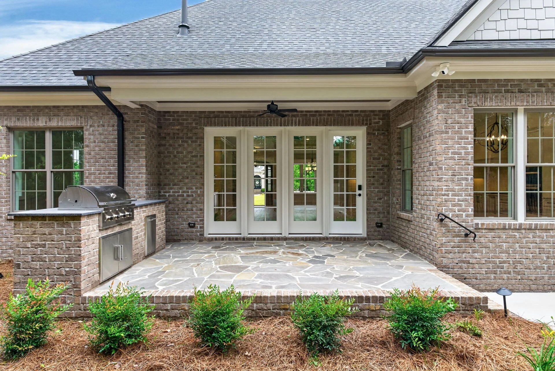 043-1920x1080-patio.jpg