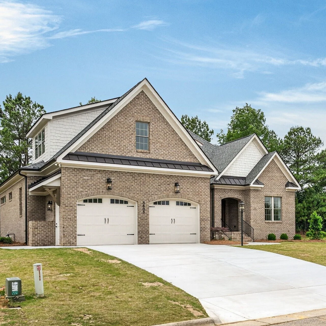 Lot 12 South Meade is officially home.

We're proud of how this one came together and thankful for the clients who trusted us to build it. 

Architect: @clay_narron 
Design: @curatedhome_ 

#customhomes #homebuilder #newhome #buildlocal #ncrealestate