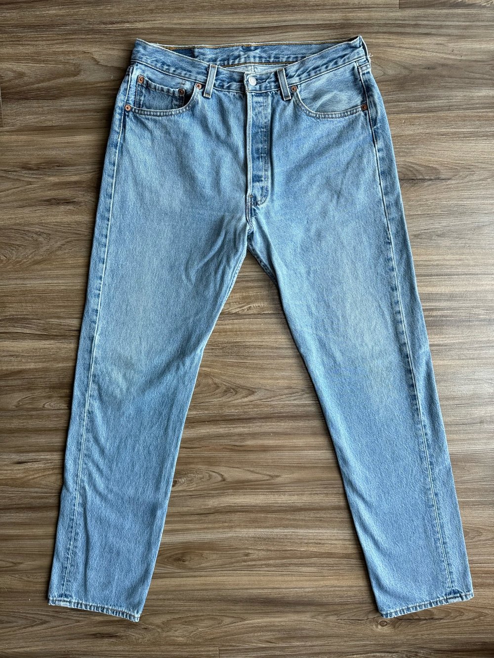 1998 Levi's USA 501 Tag 34x34 Actual 32x34 — Jean Genie Vintage Co.