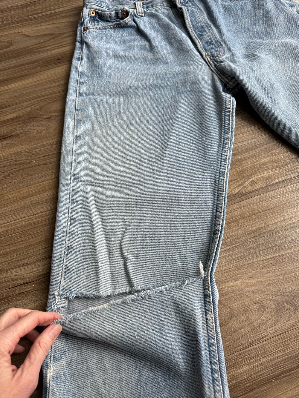 1997 Levi's USA 501 Tag 30x34 W Actual 28x34 — Jean Genie 1997 Levi's USA 501 Tag 30x34 W Actual 28x34 — Jean Genie