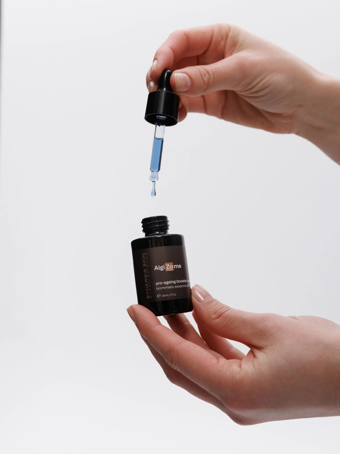 Skin renews itself through signals, but with age, those signals weaken. @synergieskin&rsquo;s AlgiZome reactivates this language of regeneration with 10.6 billion biomimetic exosomes per bottle.

Right now, our Skin Needling Special Series combines 6