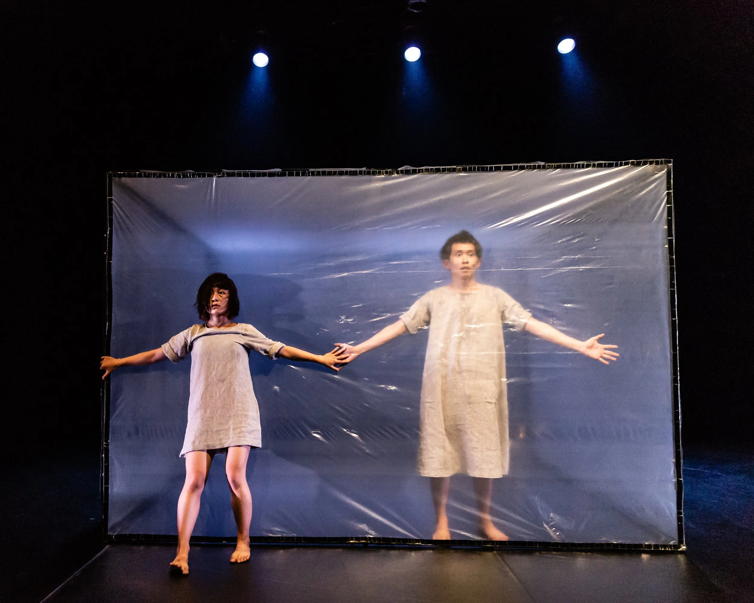 Photo by Bernie Ng. NAKA by Goh Shou Yi & Mai Kubota (M1 Contact Contemporary Dance Festival 2017).jpg