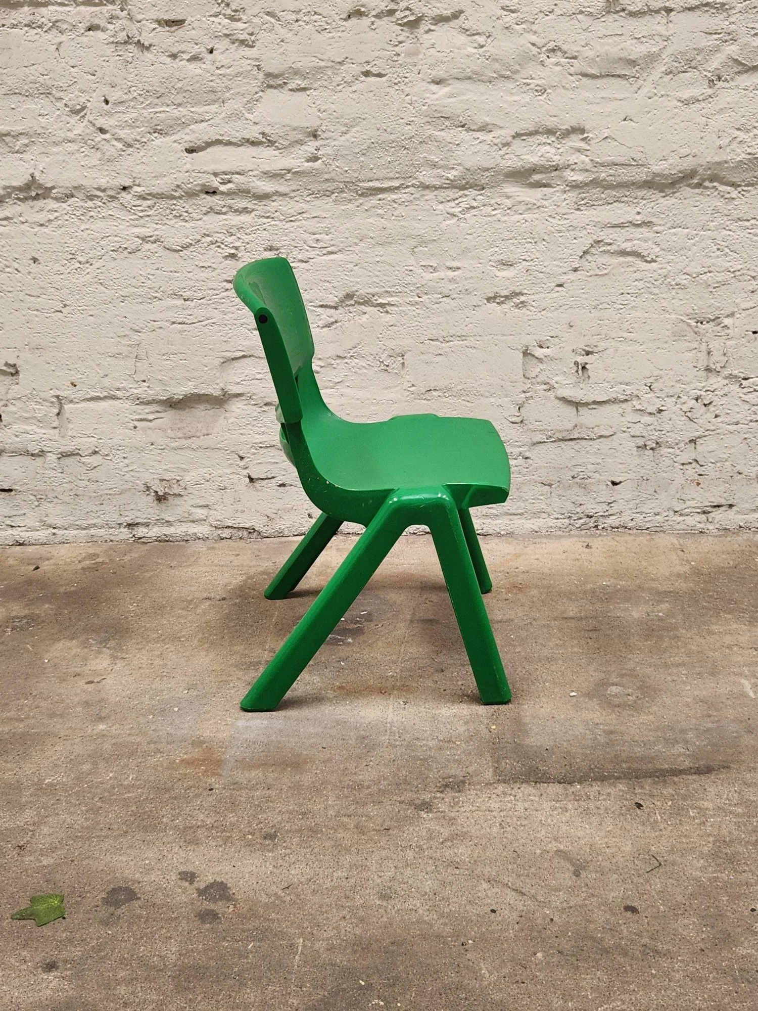 Epcot Children's Chair - Side View - Green e.jpg