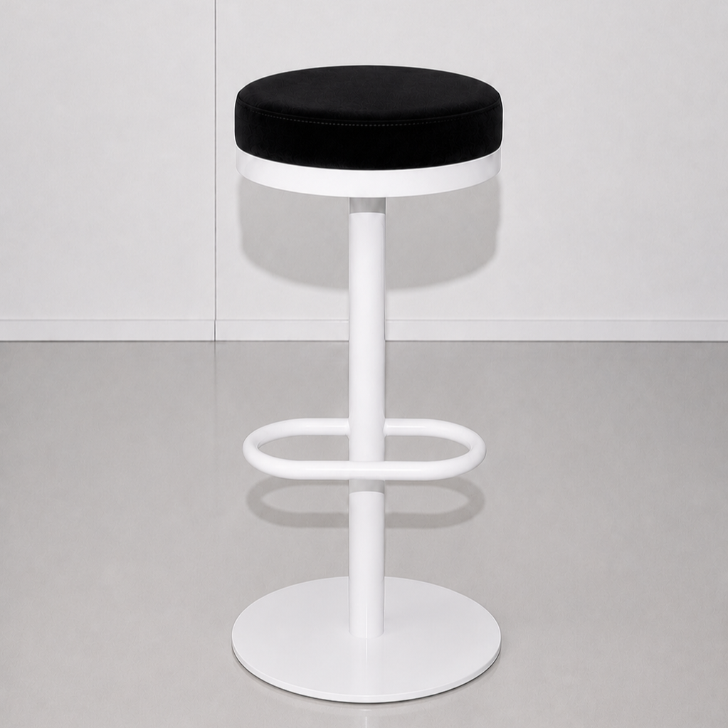 Mila+-+White+-+Black.png