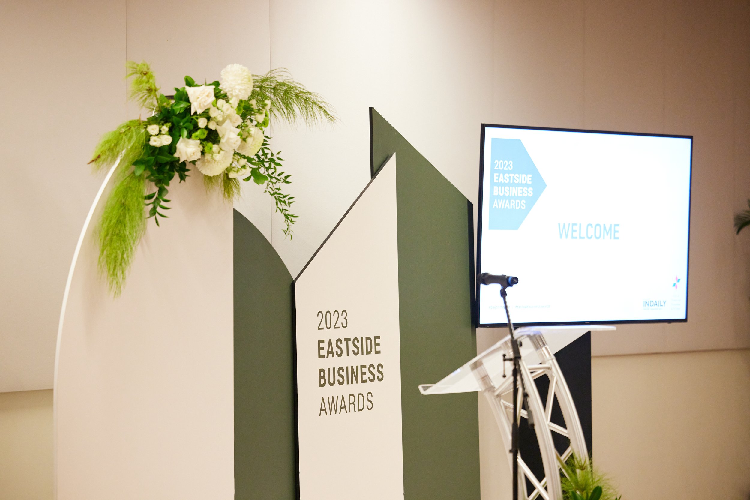 Backdrop - Geomtric and Half Arch with flowers (Cream and olive)1 .jpg