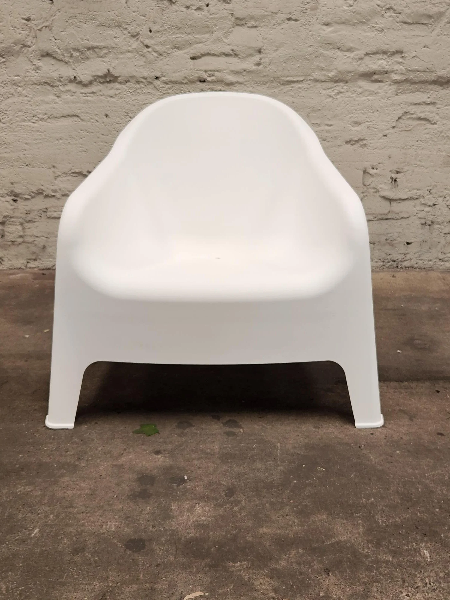 Miami Pool Chair - White e.jpg