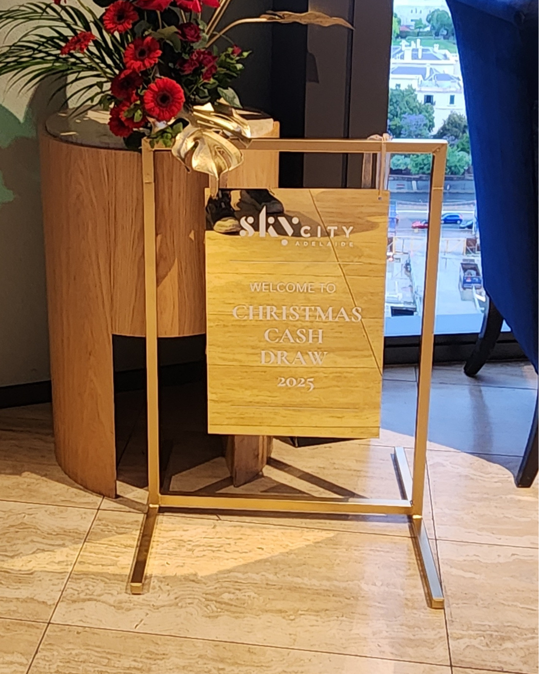 Metal Signage Stand - Gold.png