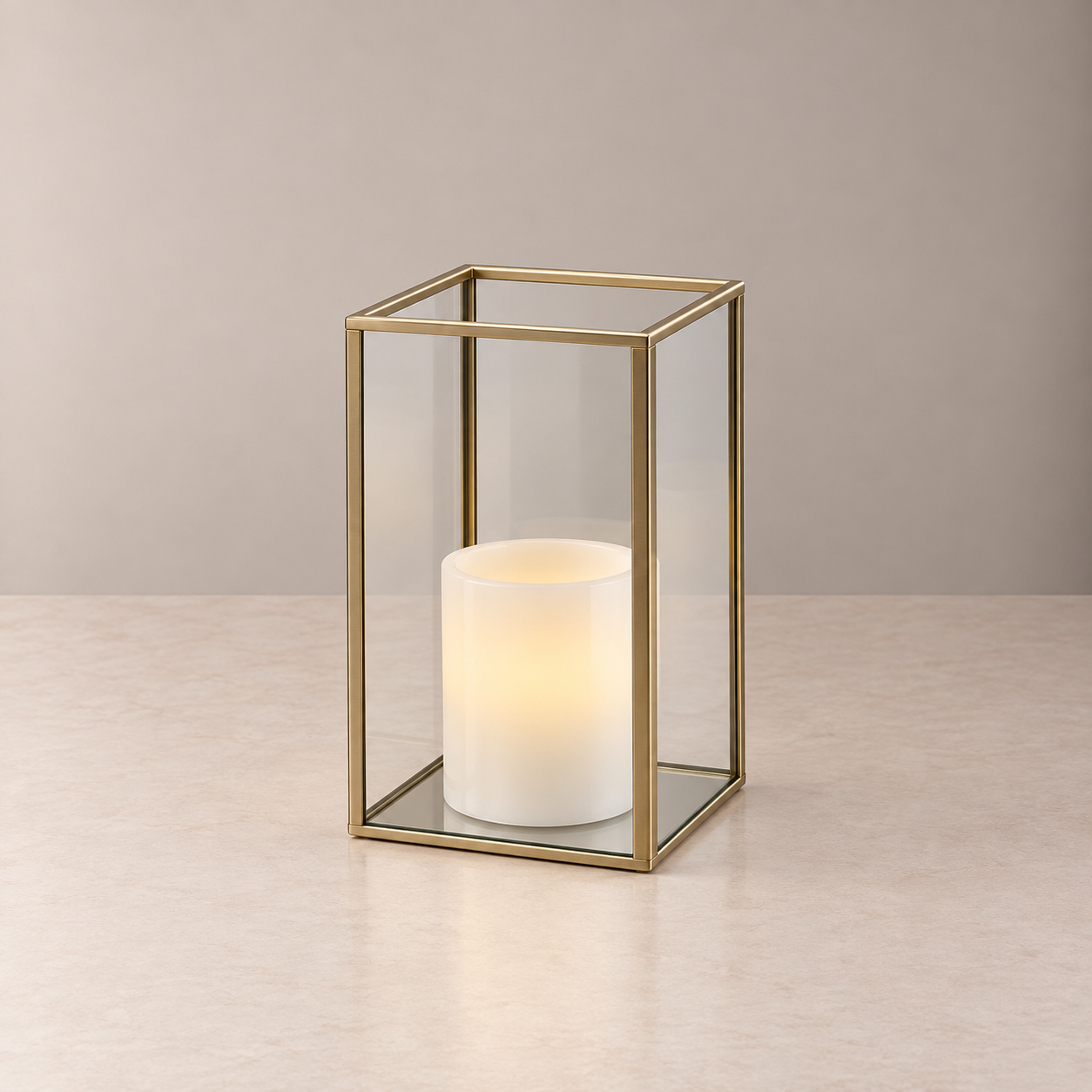 Hurricane Vase - Gold Frame - 18cm H