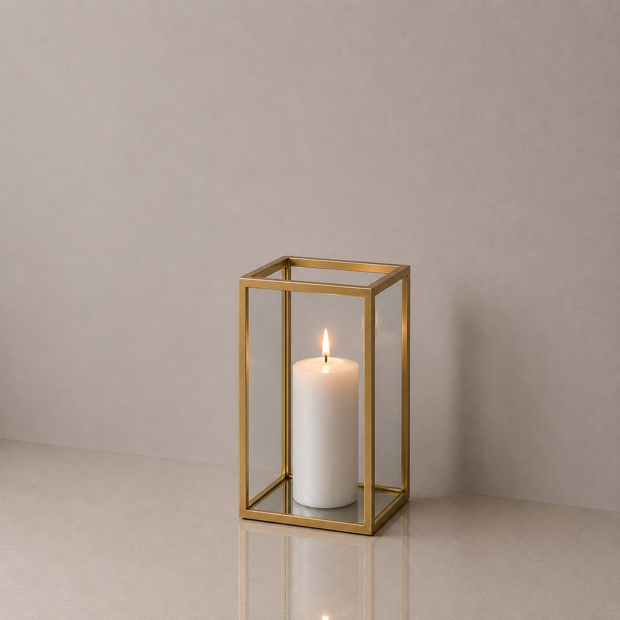 Hurricane Vase - Gold Frame - 18cm H