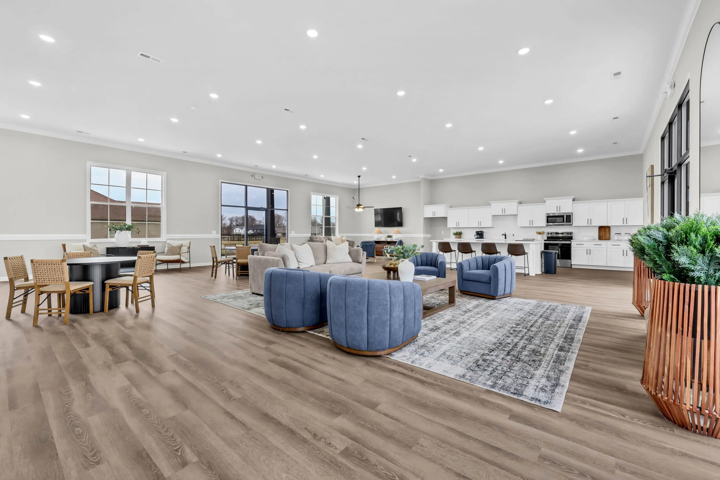 Charleston-Oaks-Clubhouse-Common-Area-scaled.jpg
