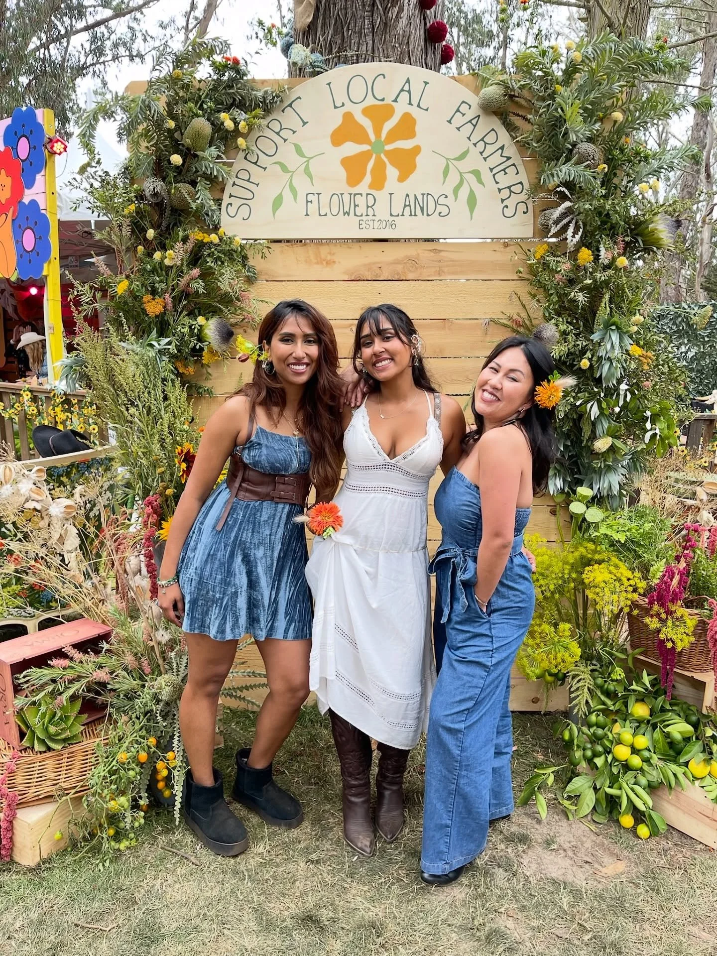 All Love and Flowers for the People 
🌸🍋🌱

#flowerlands