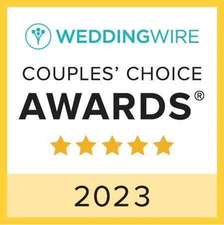 WeddingWire Couples' Choice Awards 2023 badge with five stars and a yellow border.