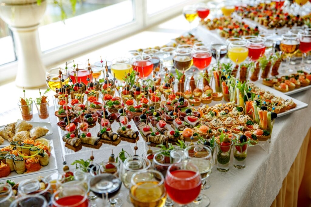 How to Choose the Right Catering Approach Based on Your Guest Count and Goals