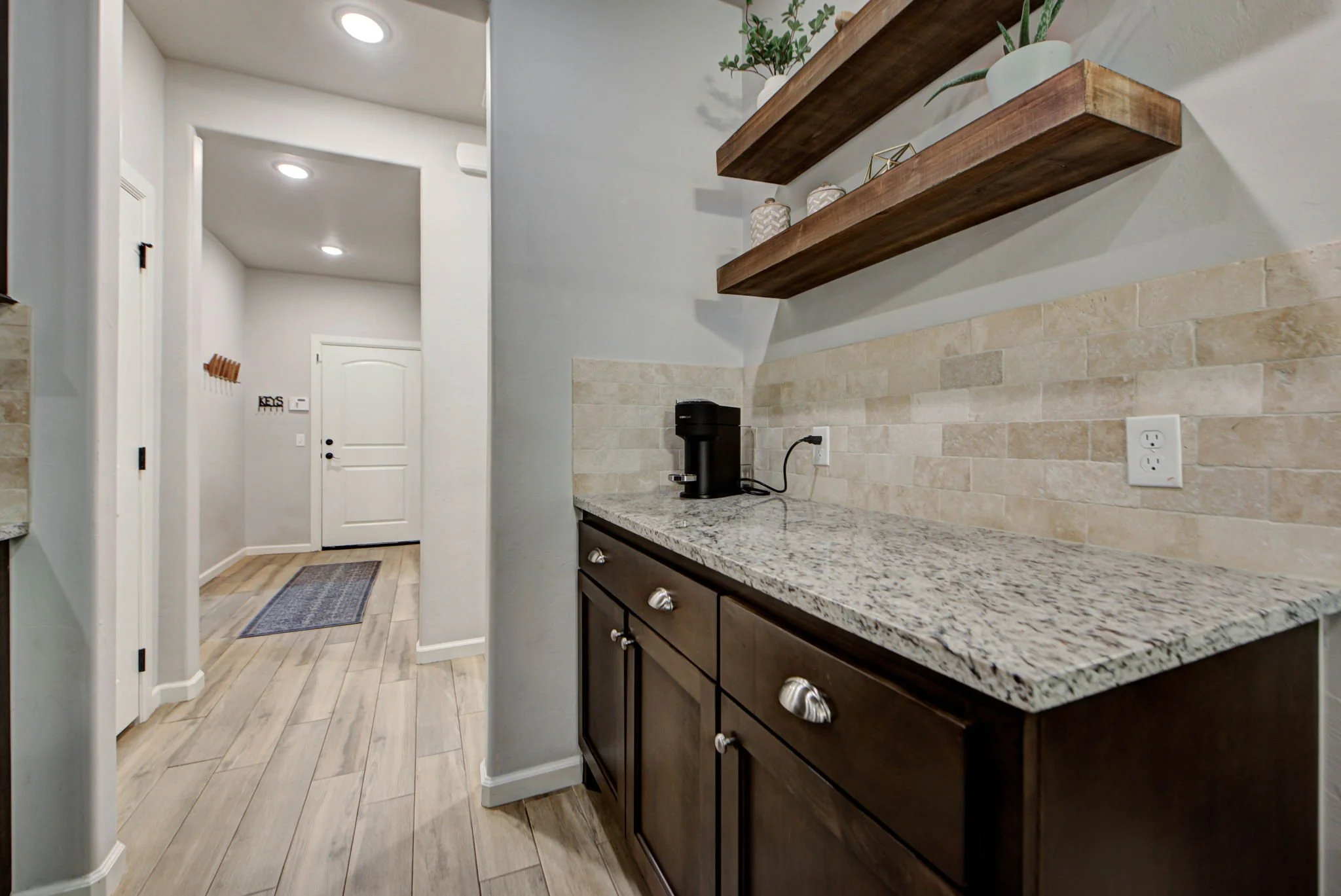 21-web-or-mls-4117 Carmina Drive-21.jpg