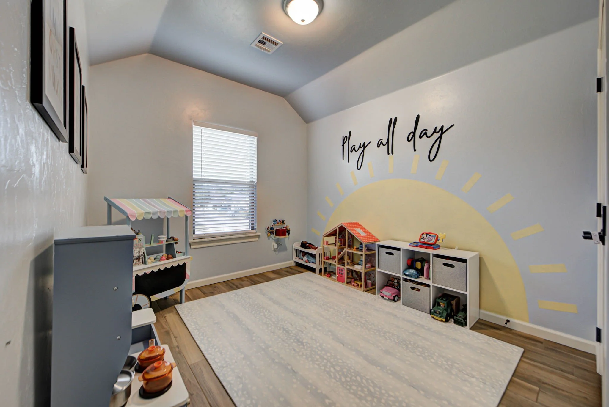 42-web-or-mls-4117 Carmina Drive-43.jpg