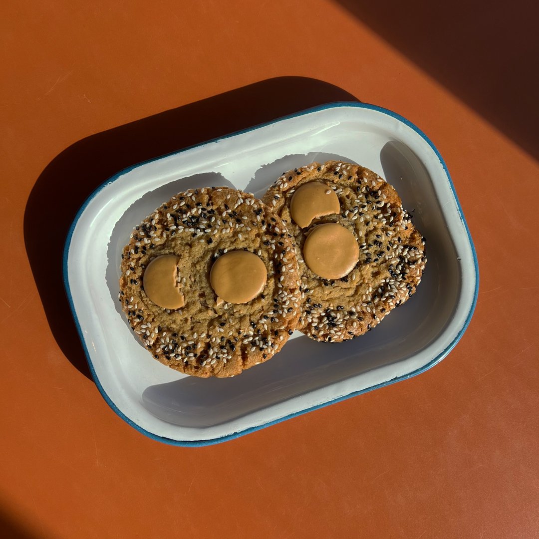 Blonde Chocolate Chip and Sesame Cookie