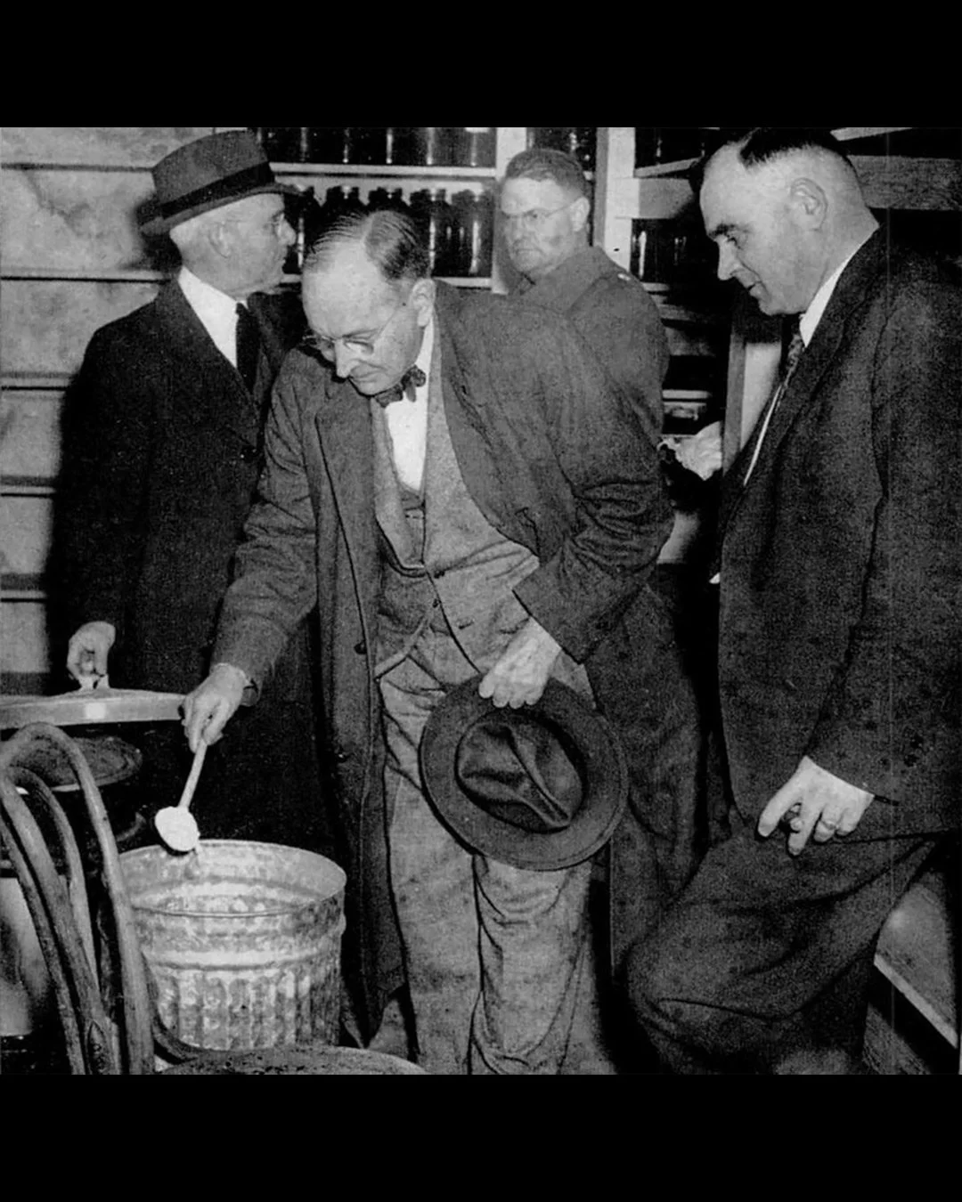 Examination of the cockroach powder