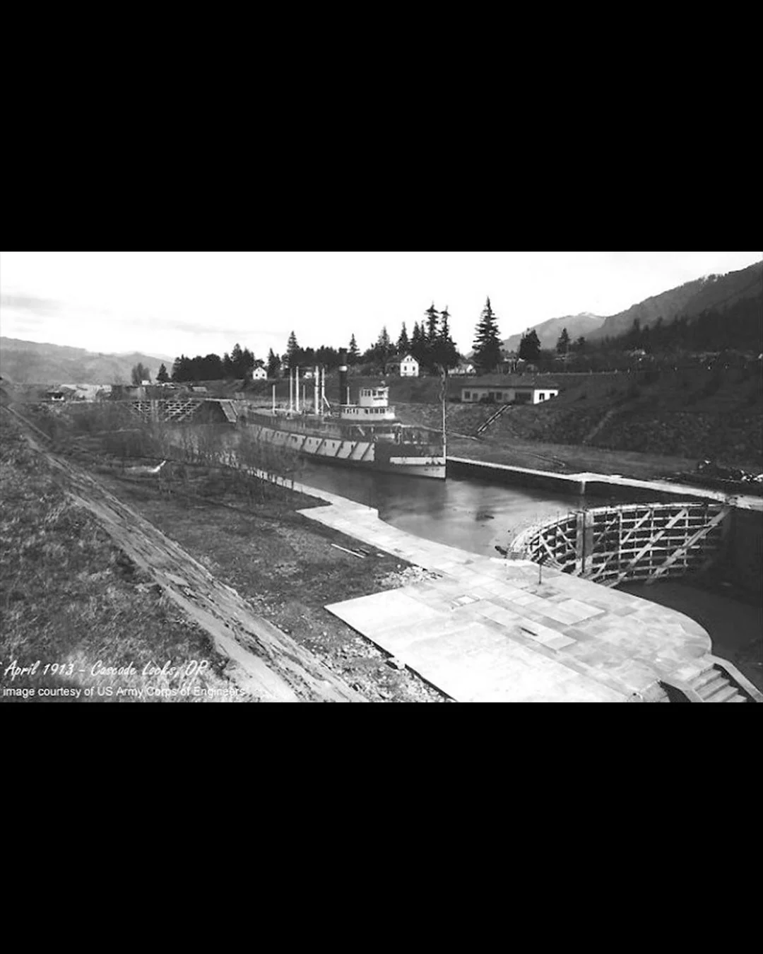 A steamship in locks at Cascade Locks