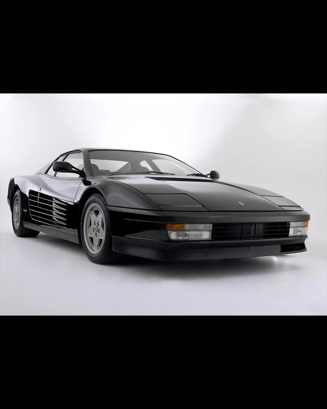 Black Ferrari Testarossa