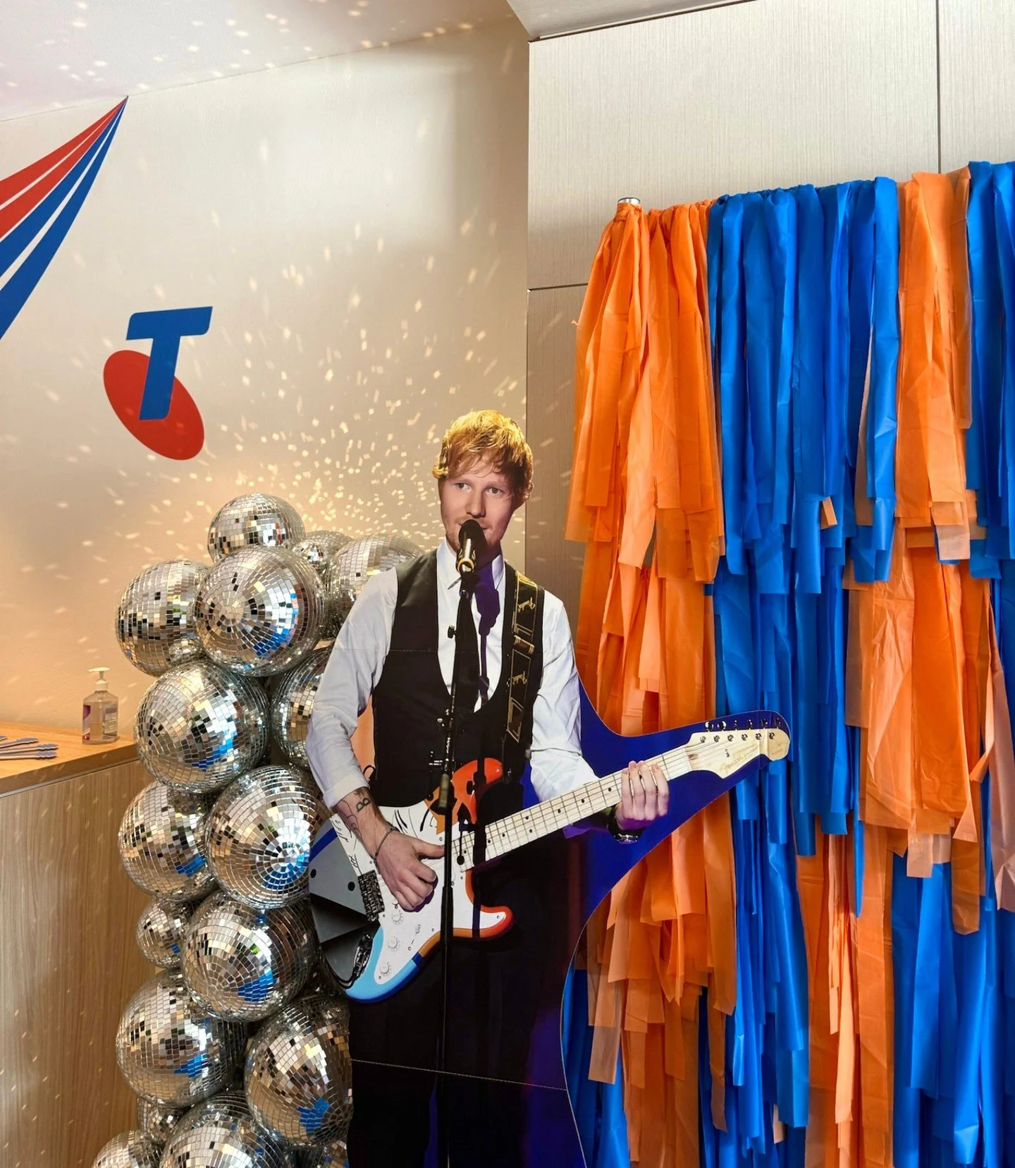 We teamed up with Auzita from @nsstyling_ to create this installation for the @Telstra Corporate Box 🎸 

&ldquo;Blue like the sky, burning like a flame&rdquo; 🔵🔥

Bold, vibrant, and impossible to miss - a play on rich sapphire blues and warm sunse