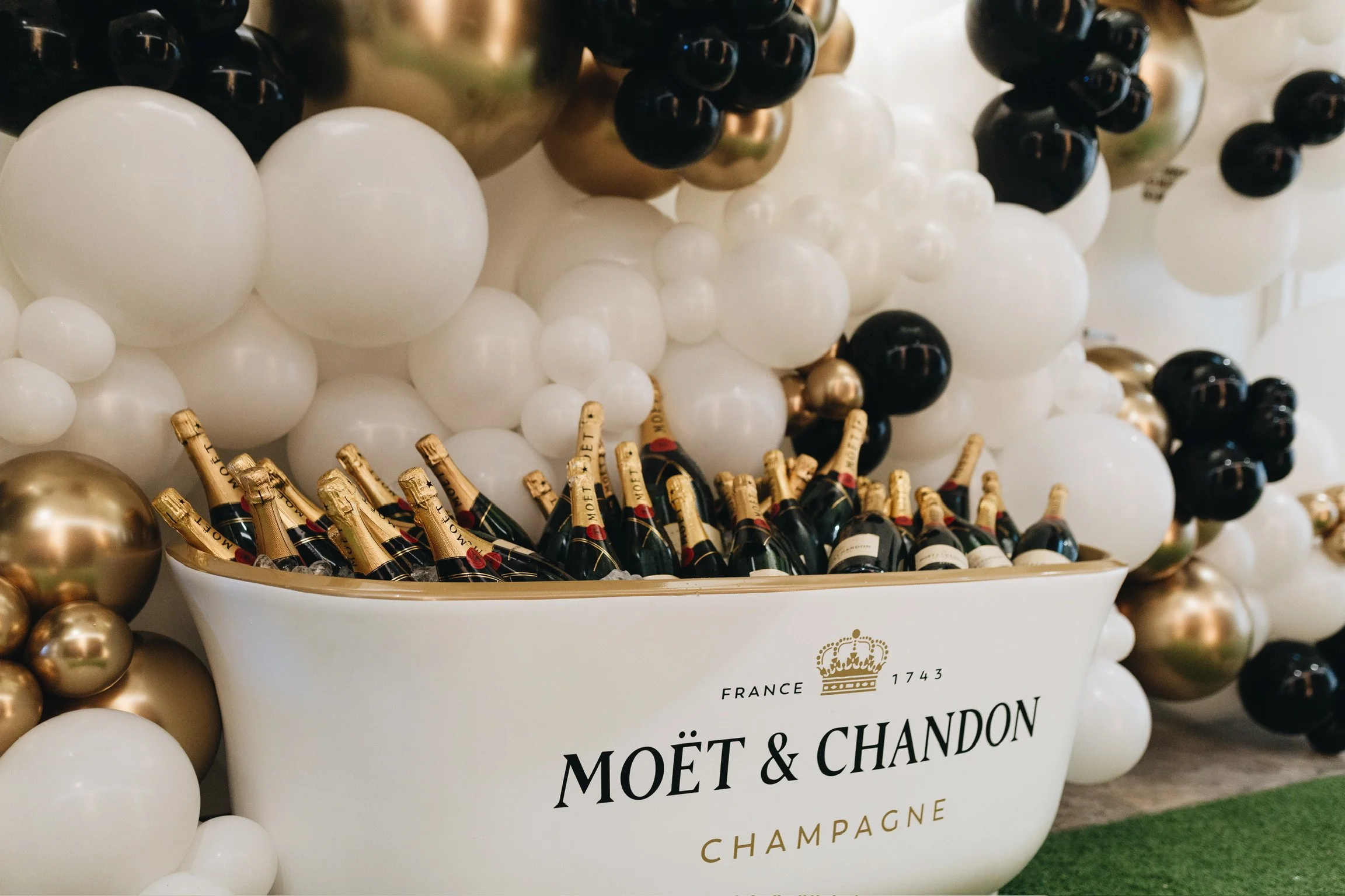 moet-and-chandon-champange-bath-by-the-ultimate-occasion.JPG