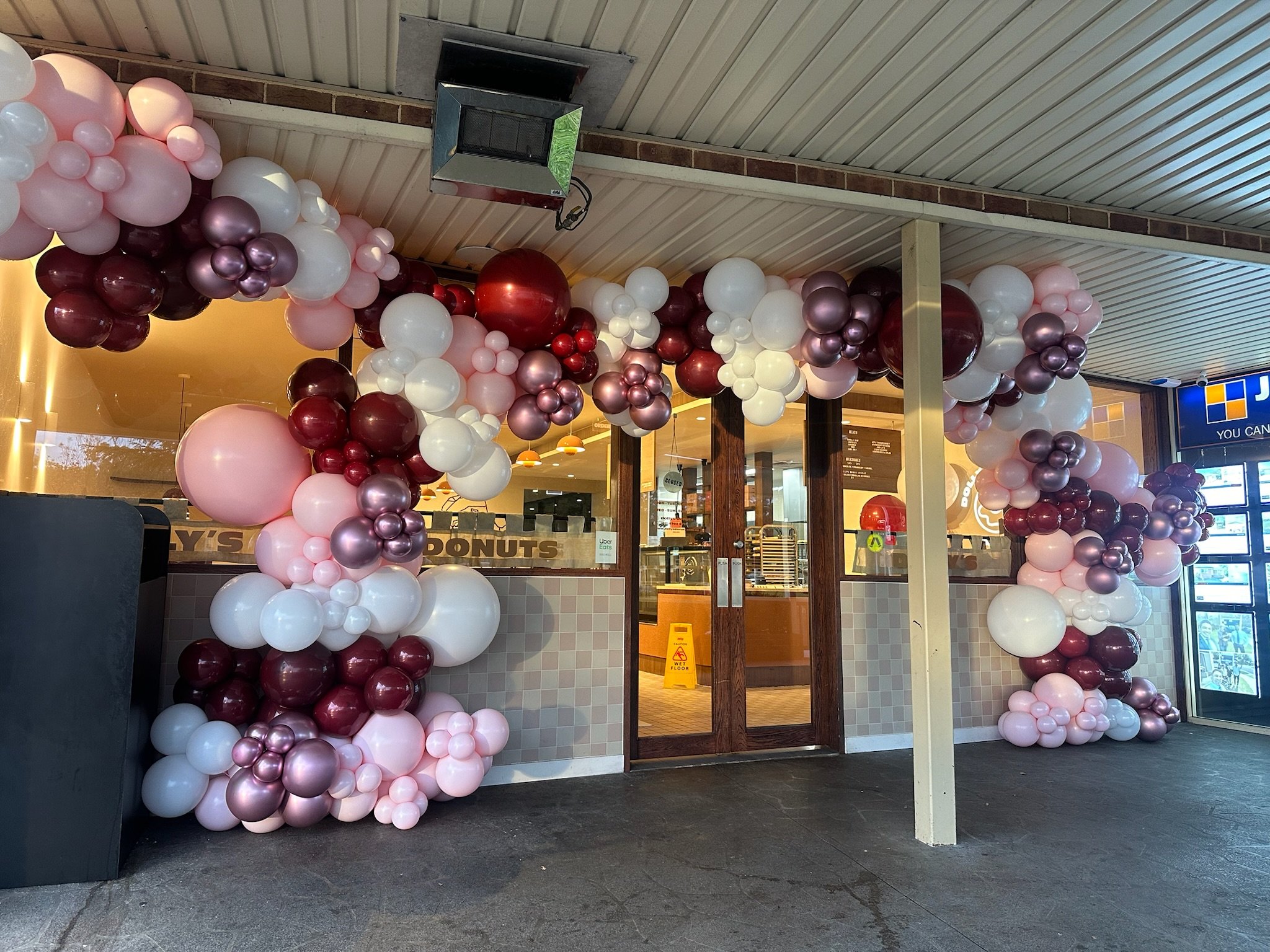 Dollys Donuts.JPG