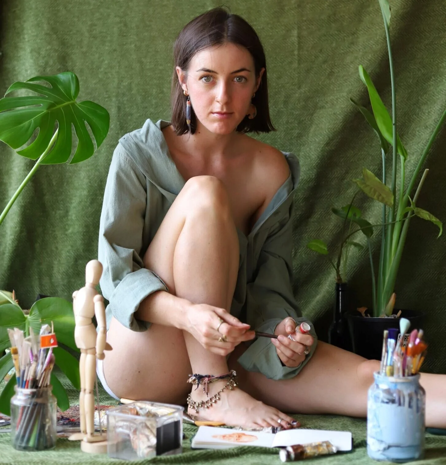 Tickets to the All Things Portrait: Painting with Artist in Residence Jenna Pickering are already sold out, but you can still learn from the talented Jenna Pickering at the Rogue Canvases: Finding Your Style with Artist in Residence Jenna Pickering w